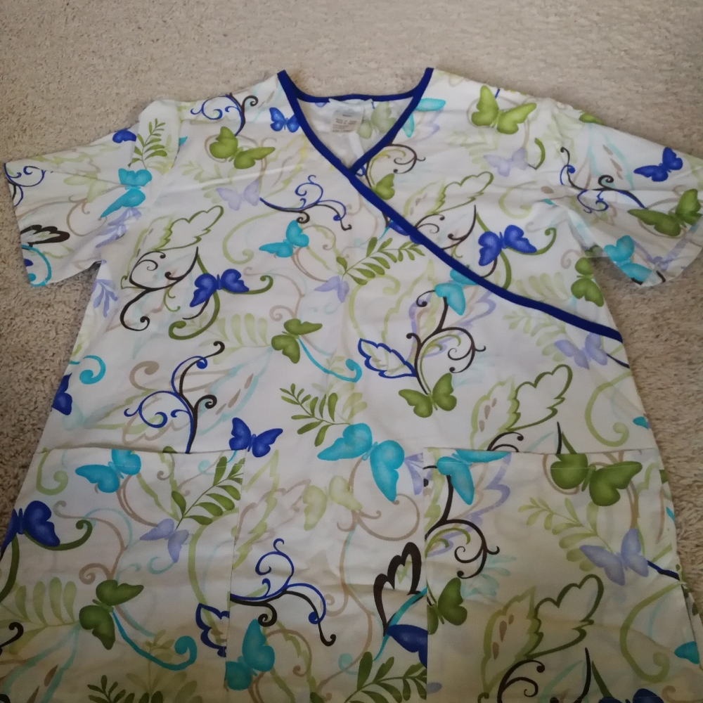 Scrub top - Picture 2 of 4